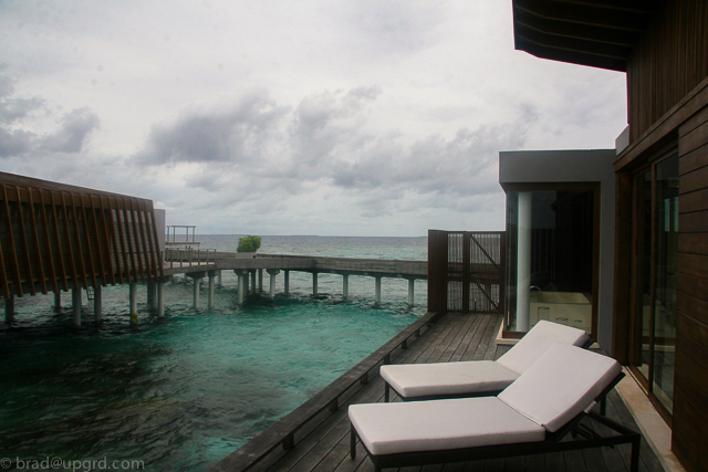 park-hyatt-maldives-water-villa-balcony-stairs