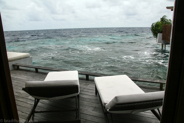 park-hyatt-maldives-water-villa-balcony