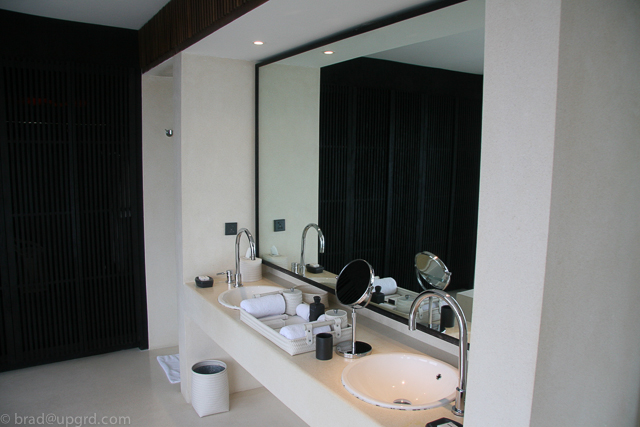 park-hyatt-maldives-water-villa-sinks