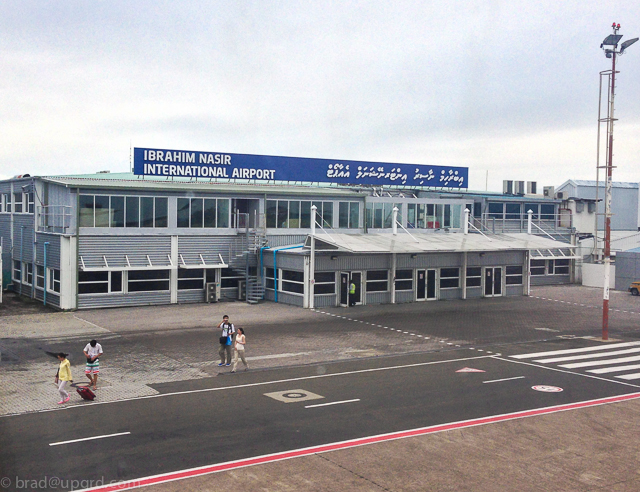 singapore-business-male-airport