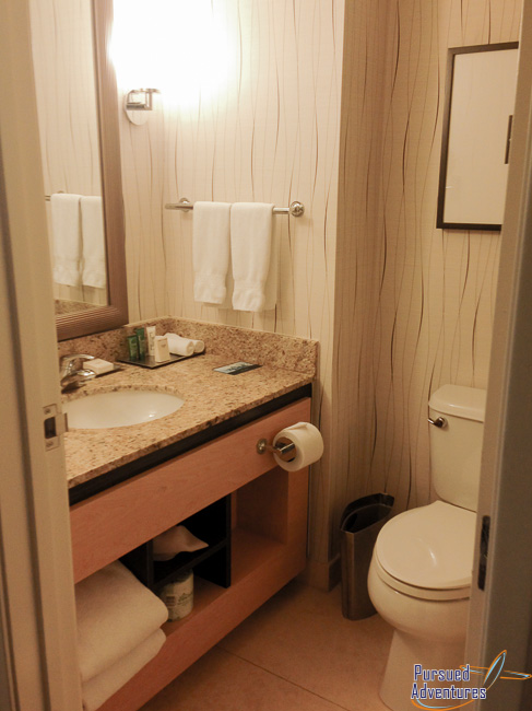 hilton-lax-bathroom-2