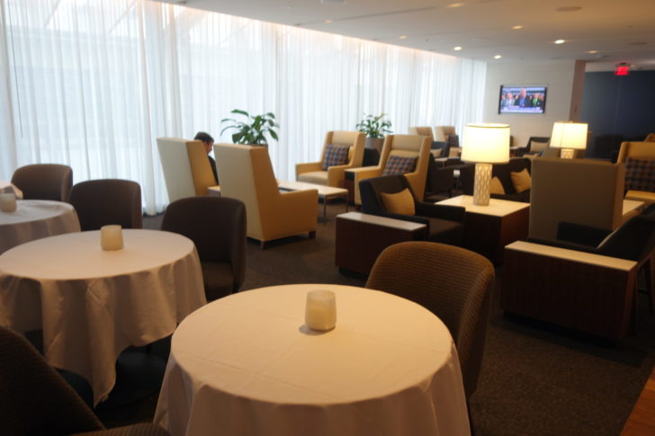 Star Alliance First Lounge - seating