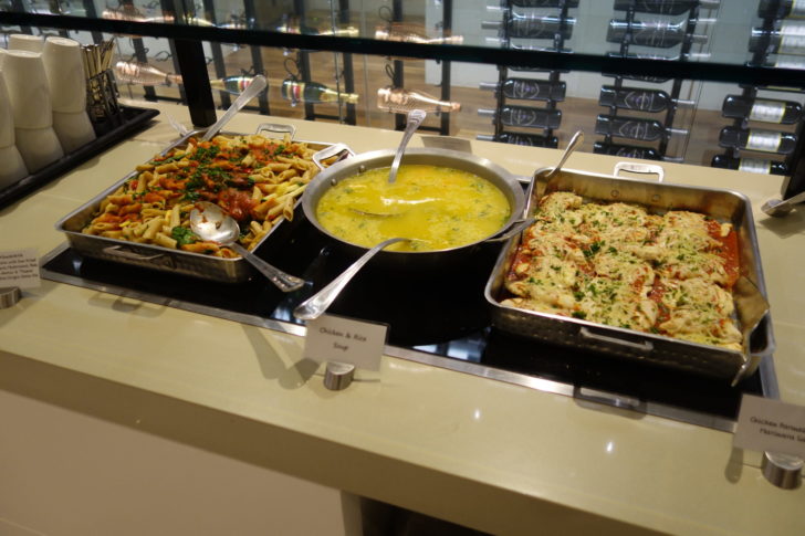 Star Alliance Business/Gold Lounge - food