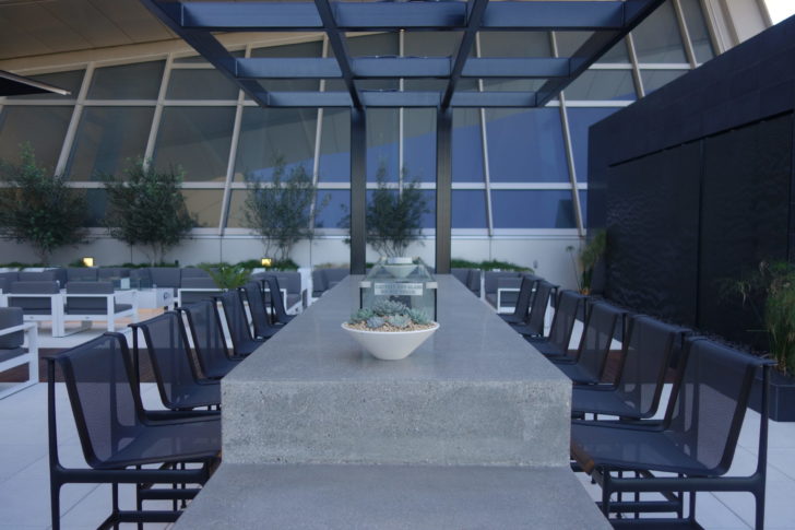 Star Alliance Business/Gold Lounge - outdoor deck