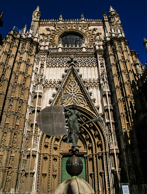 sevilla-cathedral-entry