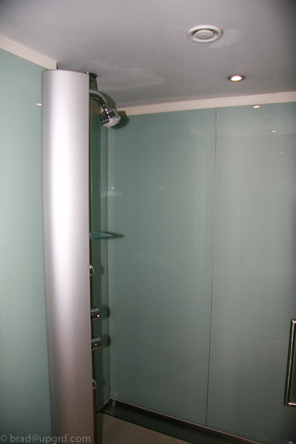 vienna-le-meridien-shower