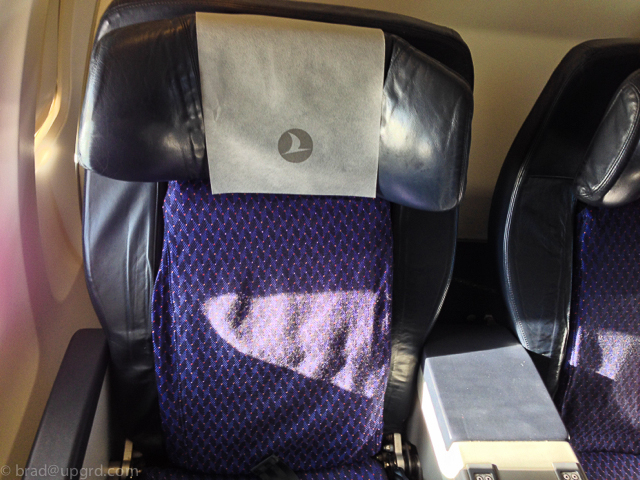 turkish-business-class-from-luxembourg-seat-front