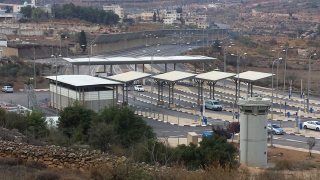Palestine - Israel border crossing 