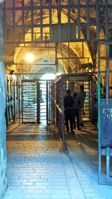 Israeli security forces Hebron i