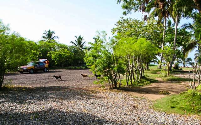 ko-sa-beach-resort-parking