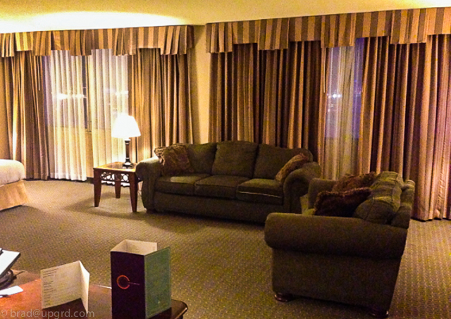 concourse-hotel-lax-suite