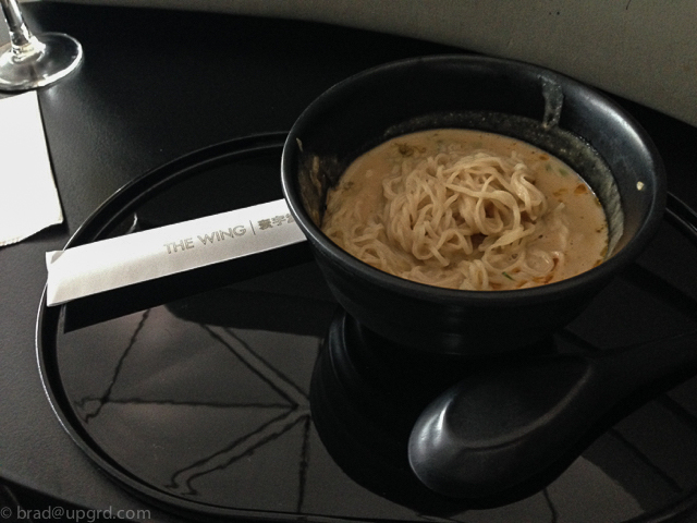 cathay-business-lounges-noodles