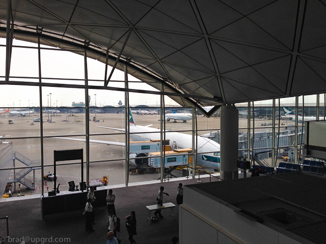 cathay-business-lounges-wing-view