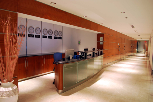 vip_club_latam_reception_desk-500x350pixels