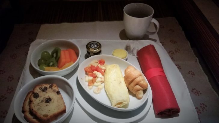 tam business class breakfast