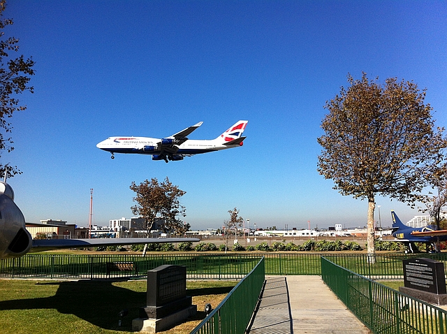 BA 747 landing at LAX