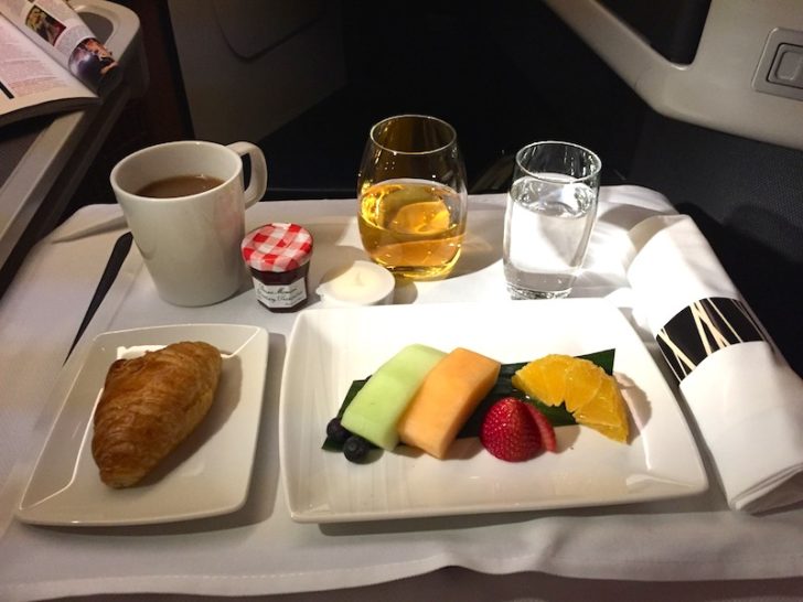 cathay-business-breakfast-fruit