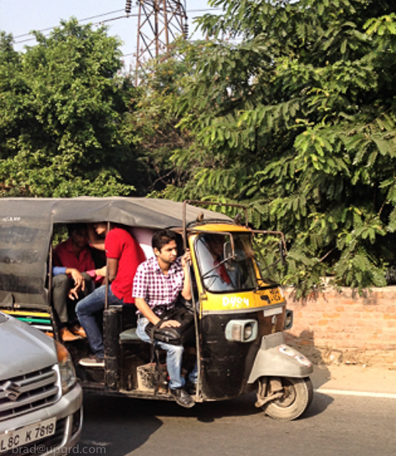 india-travel-and-food-full-rickshaw