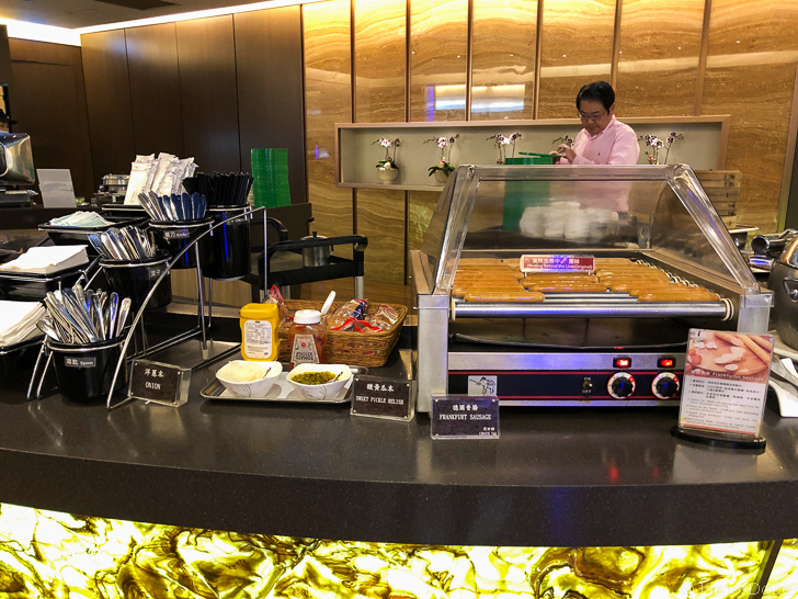 EVA Air Lounge Taipei - The Star