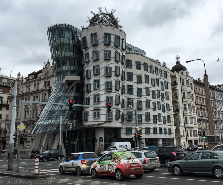 prague-dancing-house-gehry