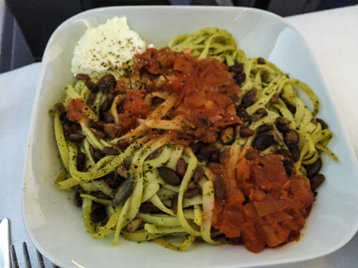 lufthansa-a340-biz-pasta