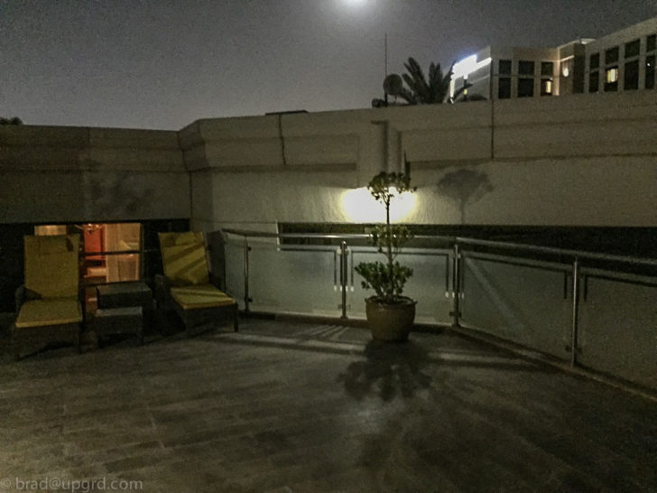 lemeridien-dubai-suite-patio