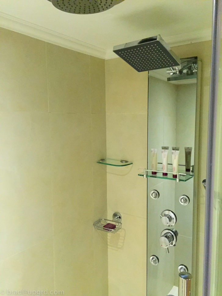 lemeridien-dubai-suite-shower