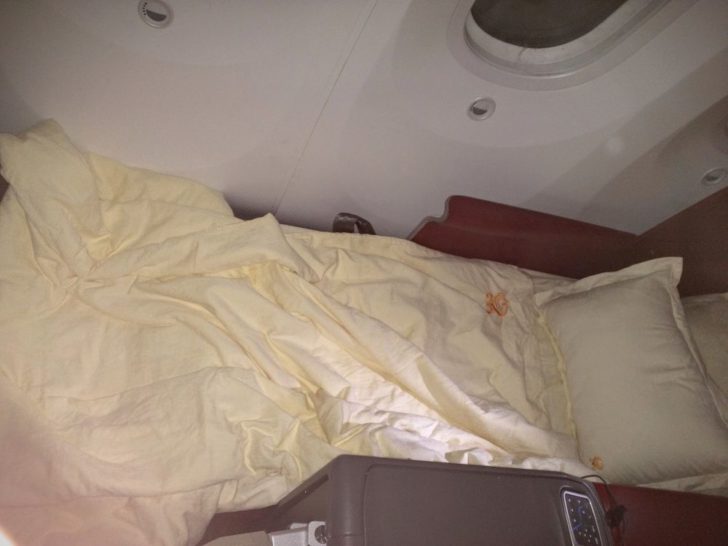 Haina Airlines 787 bed