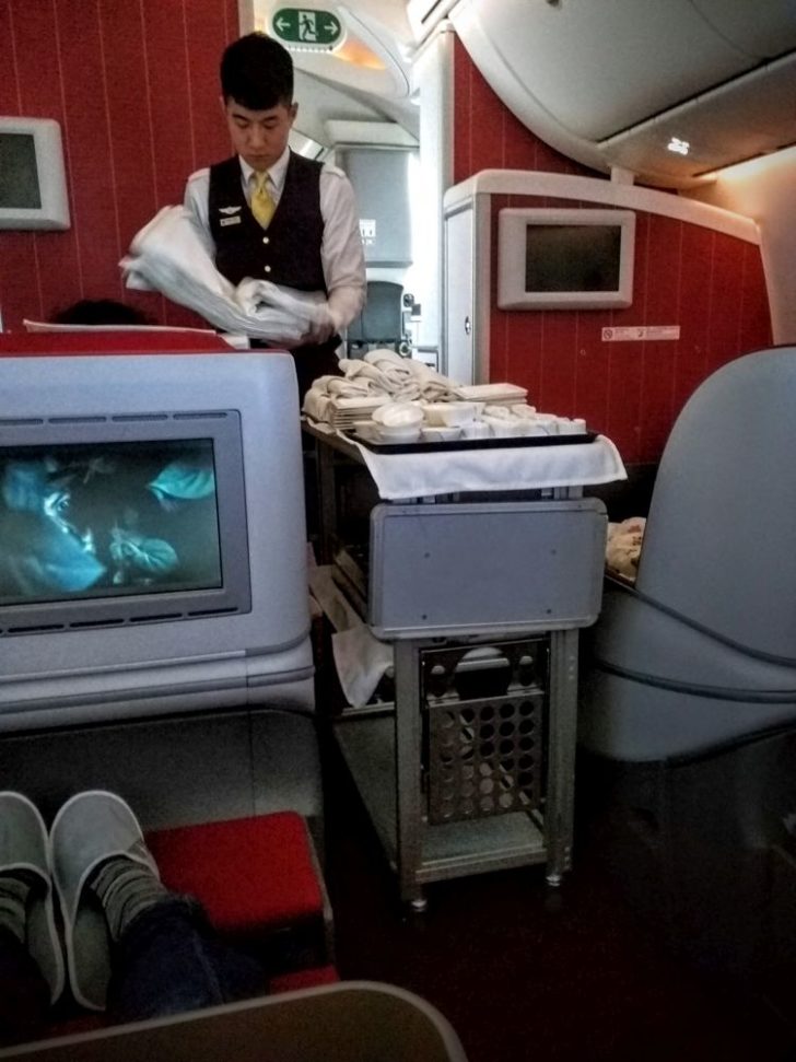 Hainan Airlines business class meal service