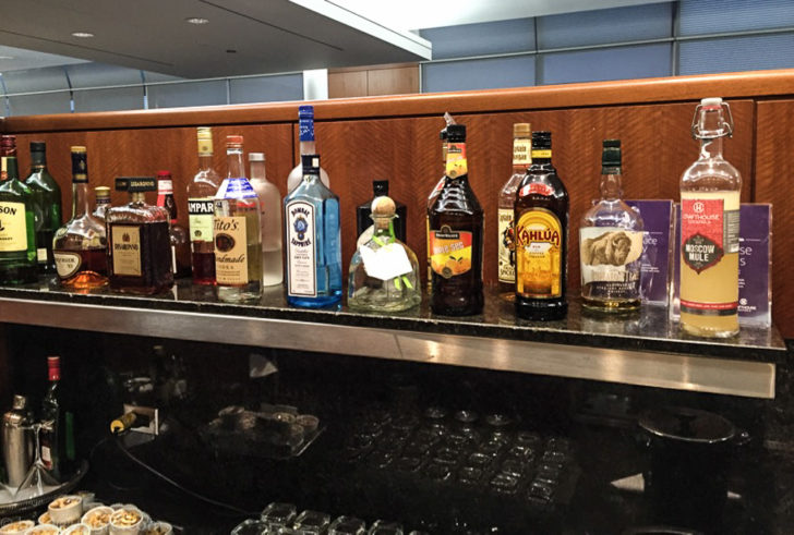ord-united-global-first-lounge-alcohol