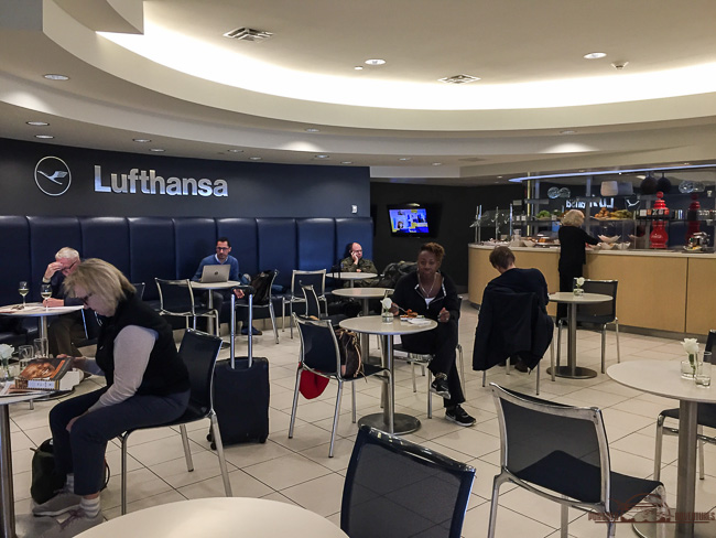 lufthansa-business-class-lounge-iad-2941