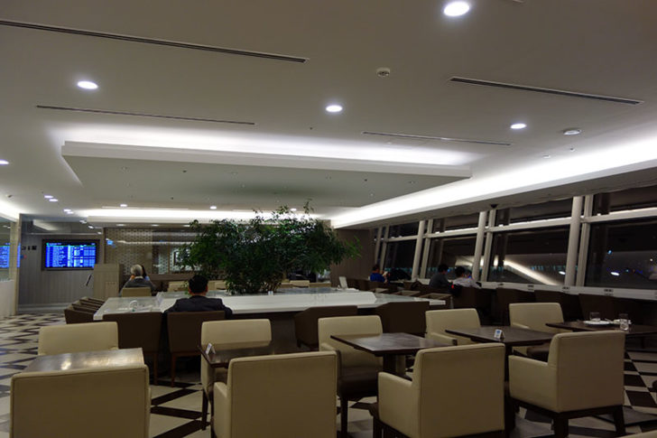 JAL First Class Lounge Tokyo HND 05