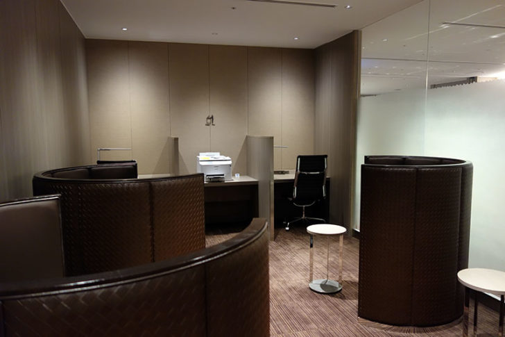JAL First Class Lounge Tokyo HND 08
