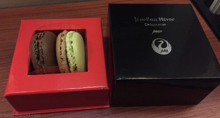 jal-f-nrt-ord-macaron