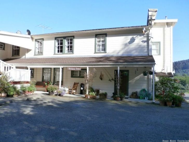 The Historic Requa Inn - entrance