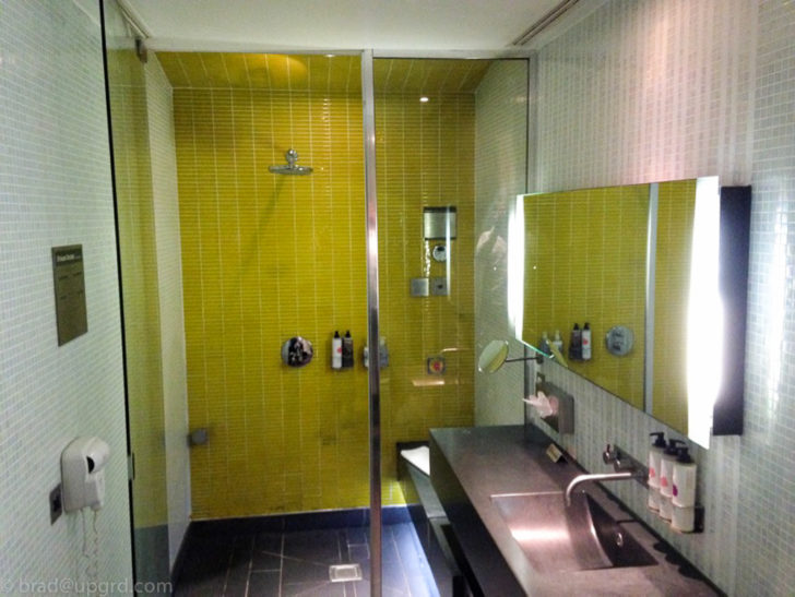 virgin-atlantic-clubhouse-shower