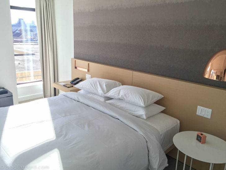 andaz-ottawa-king-bed