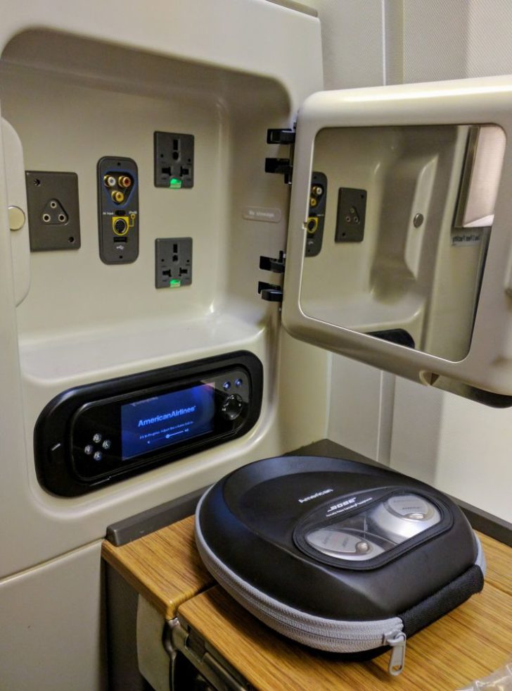 American Airlines First class 777-300er Bose
