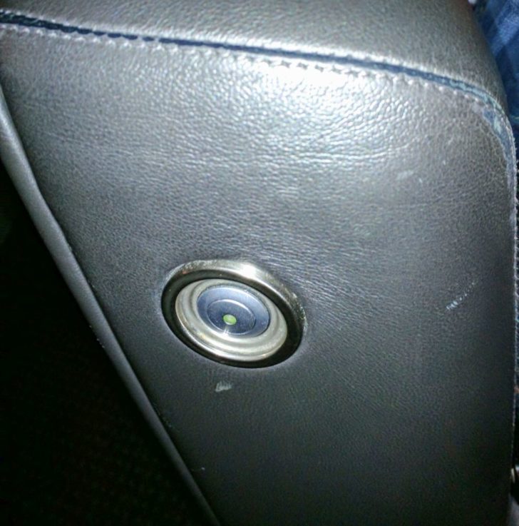 This button allows you to swivel the seat