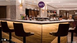 No 1 Lounge Gatwick South - Bar Seating