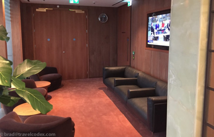 cathay-pacific-first-lounge-lhr-tv