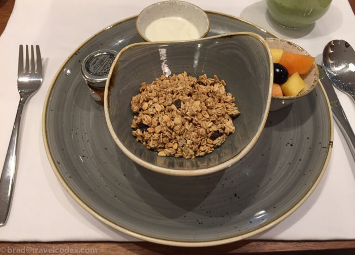 cathay-pacific-first-lounge-lhr-granola