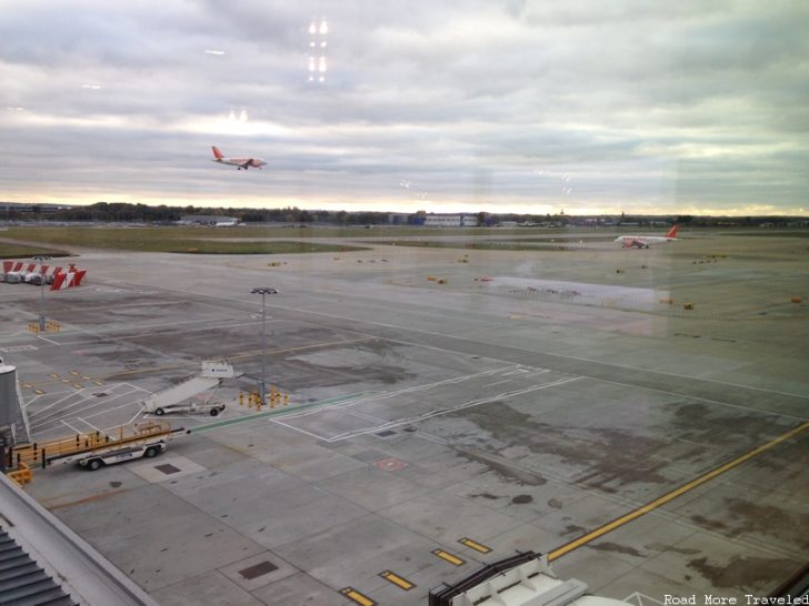No 1 Lounge Gatwick South - runway view