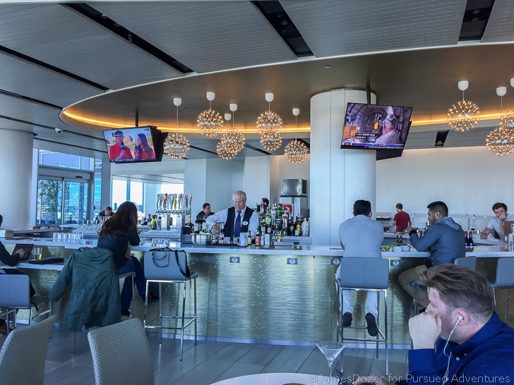 United Club LAX bar