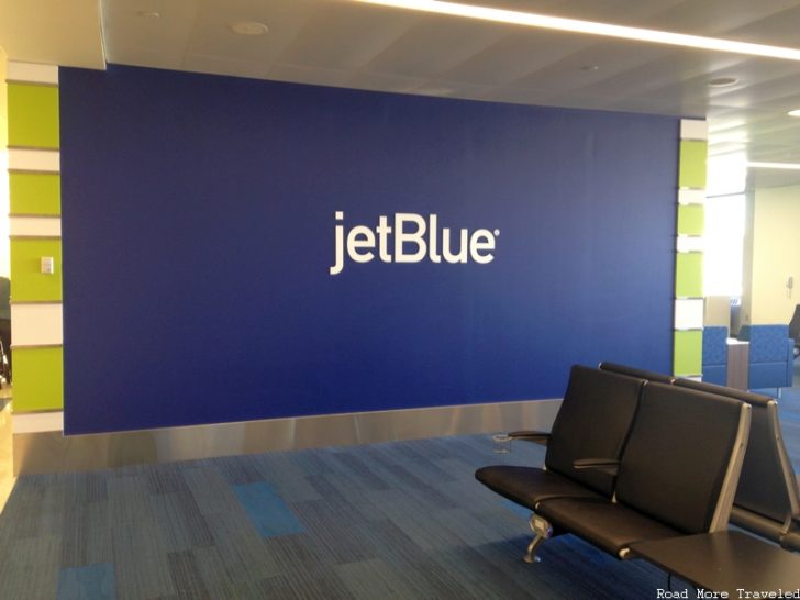 jetBlue logo at Gate C8