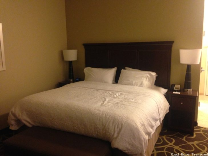 Hampton Inn Omaha Midtown - king bed