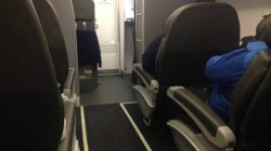 American E-175 First Class - Seating