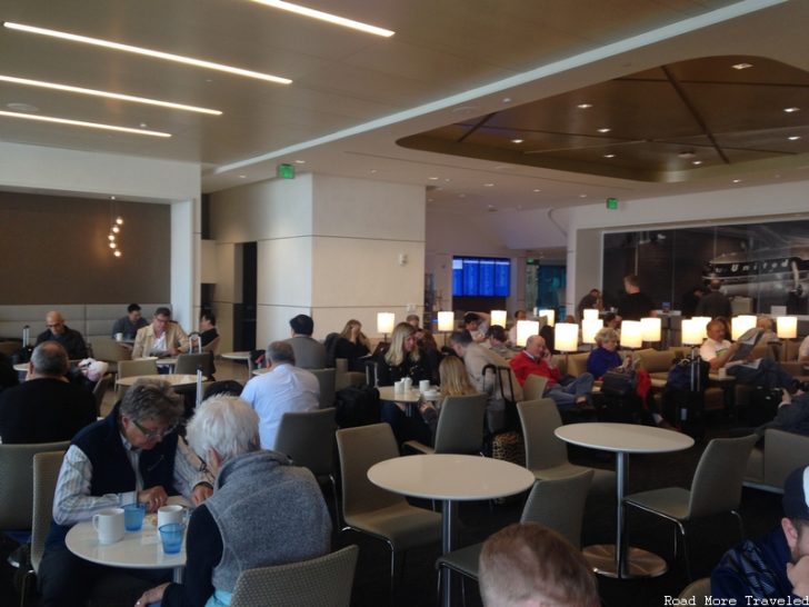 United Club SFO Concourse E overcrowding