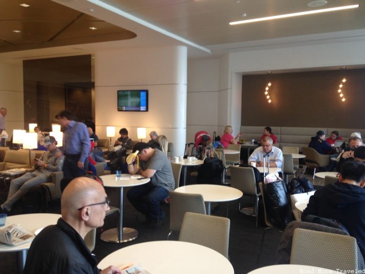 United Club SFO Concourse E overcrowding