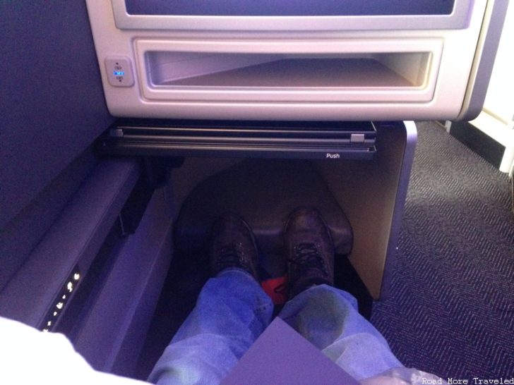 United Polaris Business Class seat - footspace